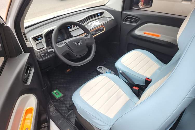 Used Wuling Hongguang MINIEV 2020 Enjoyment Model Lithium Iron Phosphate Driver Seat