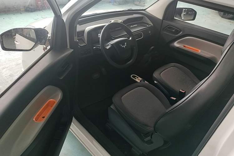 Used Wuling Hongguang MINIEV 2020 Enjoyment Model Lithium Iron Phosphate Driver Seat