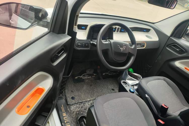 Used Wuling Hongguang MINIEV 2020 Zizai Version Lithium-NMC Driver Seat
