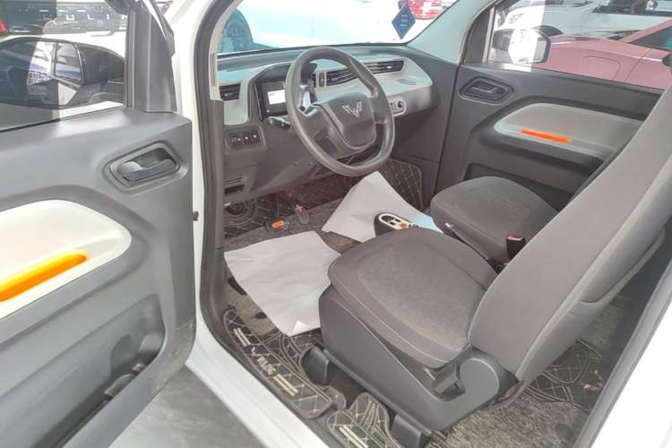Used Wuling Hongguang MINIEV 2020 Zizai Version Lithium-NMC Driver Seat
