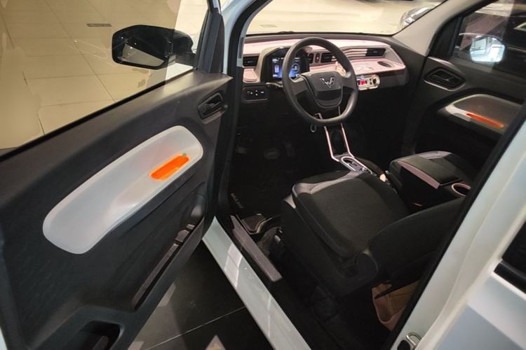 Used Wuling Hongguang MINIEV 2020 Enjoyment Model Lithium Iron Phosphate Driver Seat