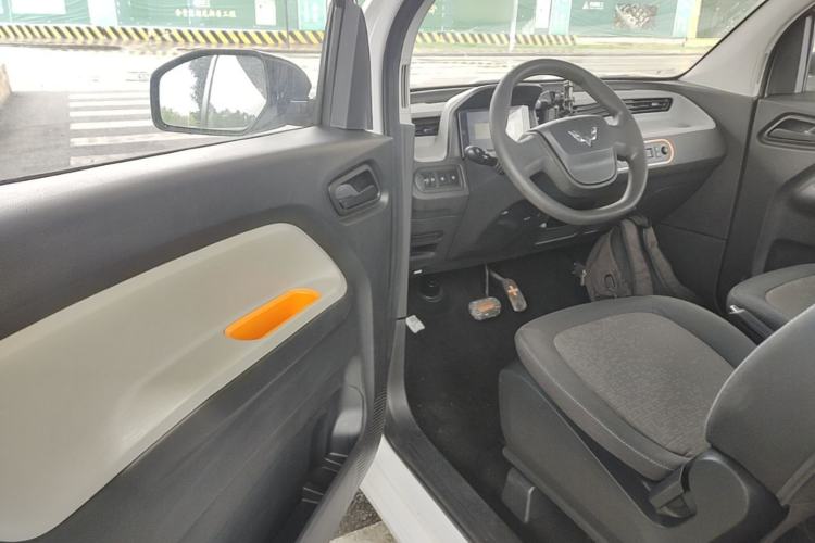 Used Wuling Hongguang MINIEV 2020 Lite Version Lithium Iron Phosphate Driver Seat