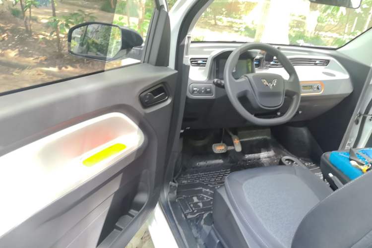 Used Wuling Hongguang MINIEV 2020 Enjoyment Model Lithium Iron Phosphate Driver Seat