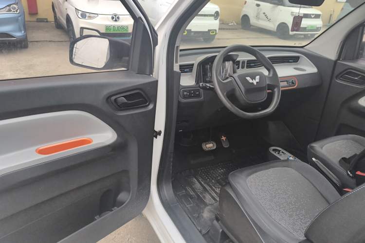 Used Wuling Hongguang MINIEV 2020 Freedom Version Lithium Iron Phosphate Driver Seat