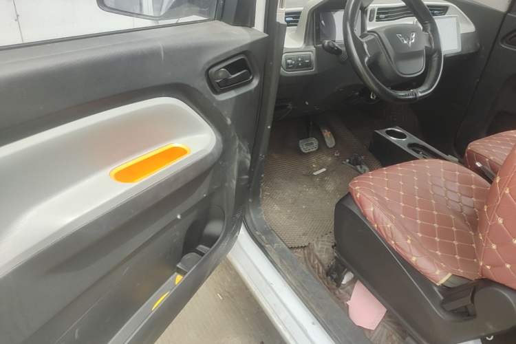 Used Wuling Hongguang MINIEV 2020 Zizai Version Lithium-NMC Driver Seat