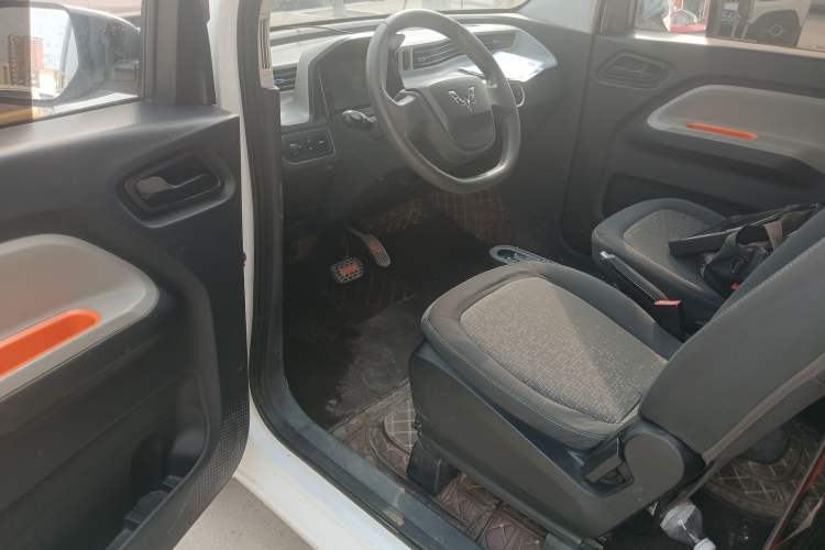 Used Wuling Hongguang MINIEV 2020 Zizai Version Lithium-NMC Driver Seat
