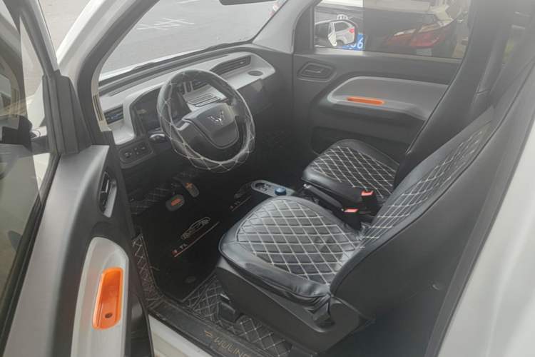 Used Wuling Hongguang MINIEV 2020 Zizai Version Lithium-NMC Driver Seat