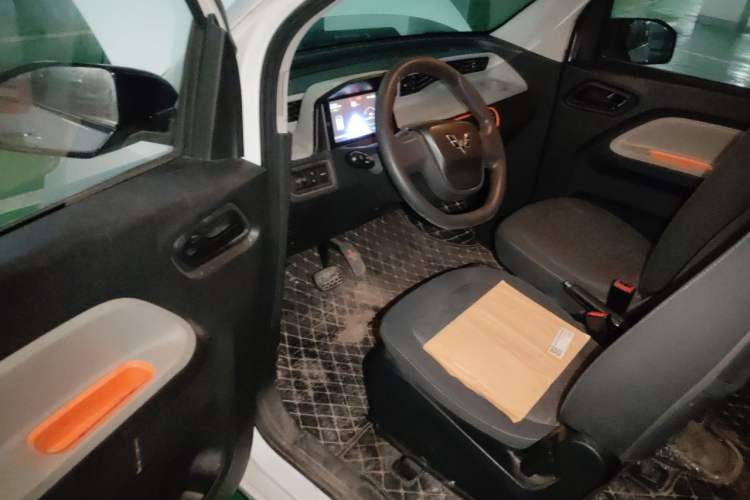Used Wuling Hongguang MINIEV 2020 Freedom Version Lithium Iron Phosphate Driver Seat