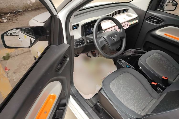 Used Wuling Hongguang MINIEV 2020 Freedom Version Lithium Iron Phosphate Driver Seat