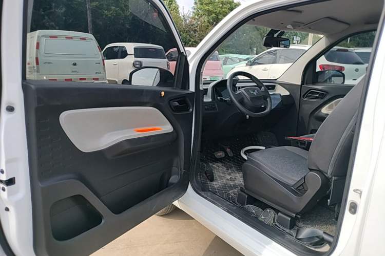 Used Wuling Hongguang MINIEV 2020 Zizai Version Lithium-NMC Driver Seat