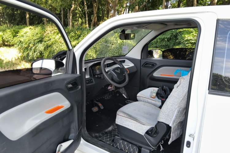 Used Wuling Hongguang MINIEV 2020 Zizai Version Lithium-NMC Driver Seat