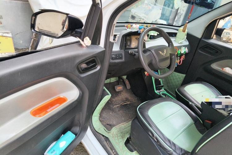Used Wuling Hongguang MINIEV 2020 Freedom Version Lithium Iron Phosphate Driver Seat