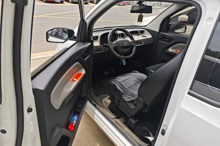 Used Wuling Hongguang MINIEV 2020 Freedom Version Lithium Iron Phosphate Driver Seat