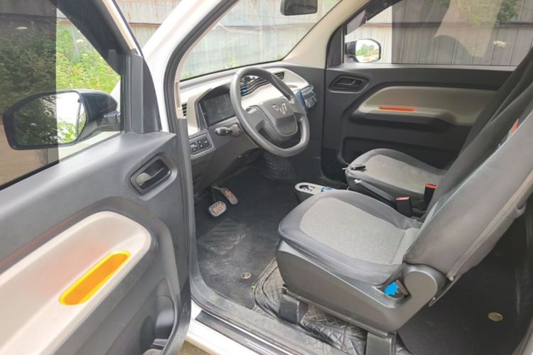 Used Wuling Hongguang MINIEV 2020 Freedom Version Lithium Iron Phosphate Driver Seat