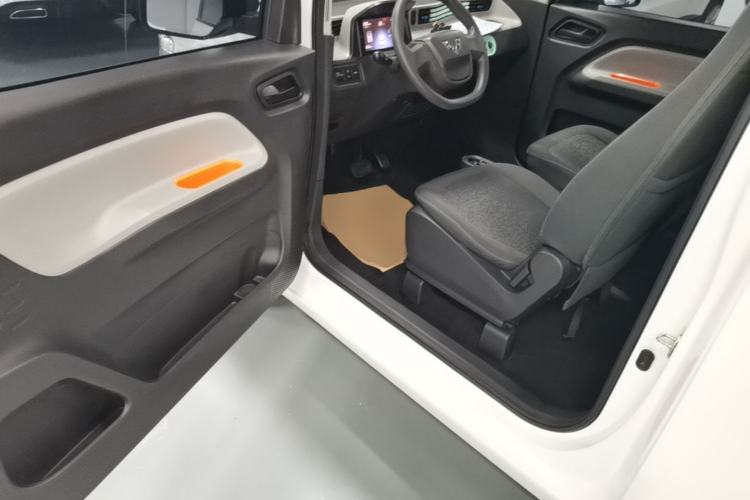 Used Wuling Hongguang MINIEV 2020 Enjoyment Model Lithium Iron Phosphate Driver Seat