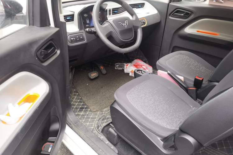 Used Wuling Hongguang MINIEV 2020 Freedom Version Lithium Iron Phosphate Driver Seat