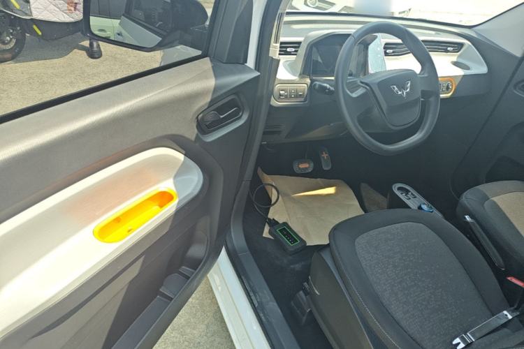 Used Wuling Hongguang MINIEV 2020 Zizai Version Lithium-NMC Driver Seat