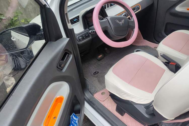 Used Wuling Hongguang MINIEV 2020 Enjoyment Model Lithium Iron Phosphate Driver Seat
