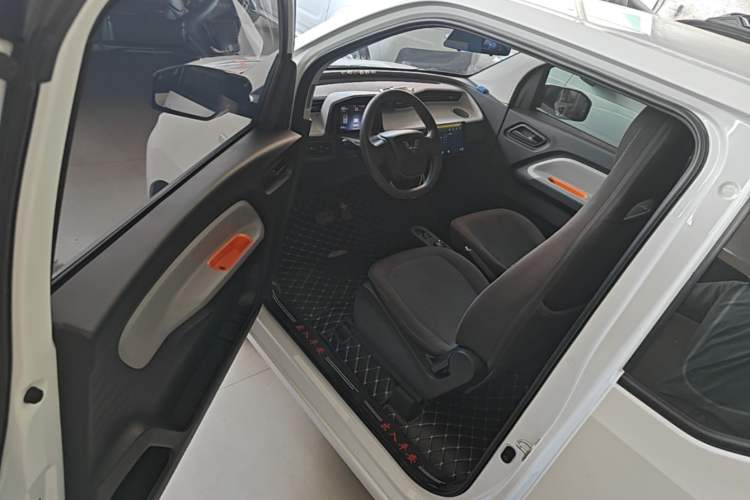 Used Wuling Hongguang MINIEV 2020 Enjoy Edition Lithium-Ion Battery Driver Seat