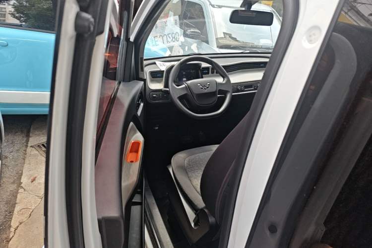 Used Wuling Hongguang MINIEV 2020 Freedom Version Lithium Iron Phosphate Driver Seat