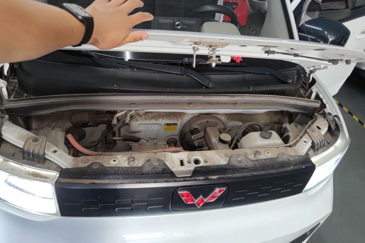 Used Wuling Hongguang MINIEV 2020 Freedom Version Lithium Iron Phosphate Engine Bay