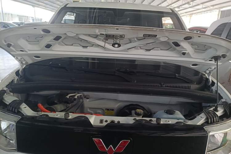 Used Wuling Hongguang MINIEV 2020 Freedom Version Lithium Iron Phosphate Engine Bay