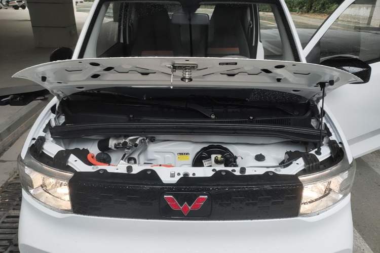 Used Wuling Hongguang MINIEV 2020 Freedom Version Lithium Iron Phosphate Engine Bay