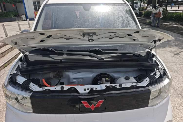 Used Wuling Hongguang MINIEV 2020 Freedom Version Lithium Iron Phosphate Engine Bay