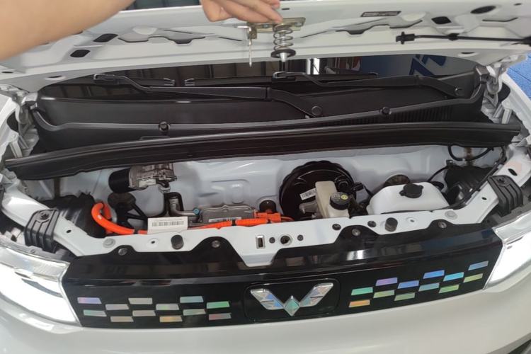 Used Wuling Hongguang MINIEV 2020 Zizai Version Lithium-NMC Engine Bay
