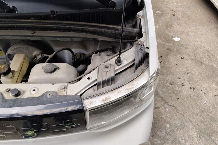 Used Wuling Hongguang MINIEV 2020 Freedom Version Lithium Iron Phosphate Engine Bay Left