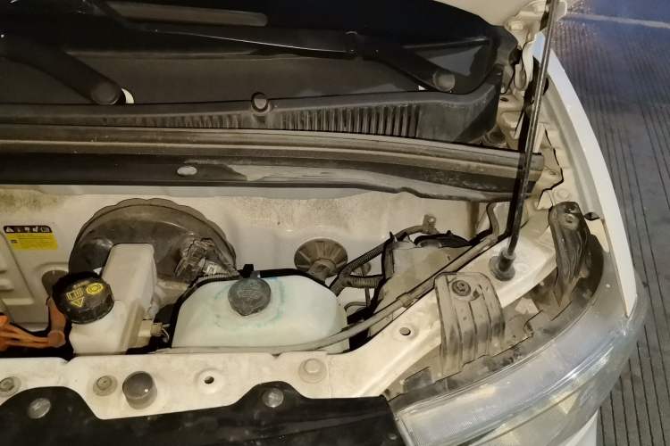 Used Wuling Hongguang MINIEV 2020 Zizai Version Lithium-NMC Engine Bay Left