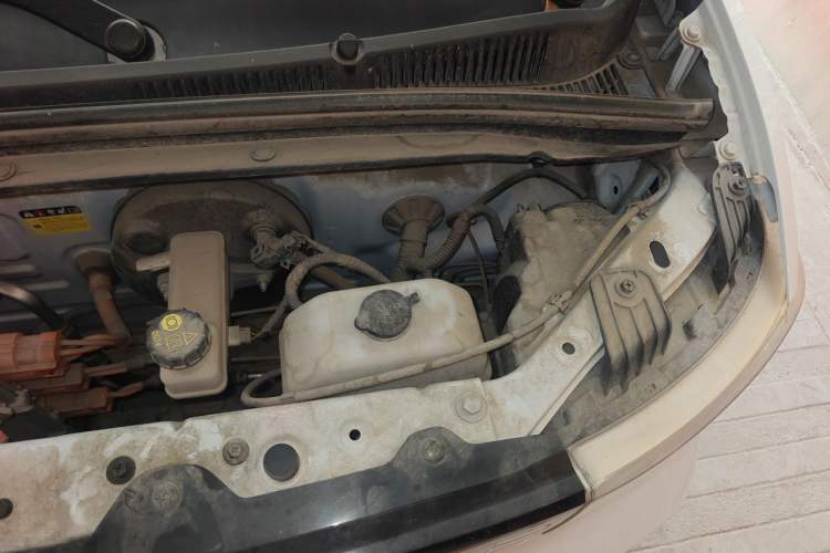 Used Wuling Hongguang MINIEV 2020 Freedom Version Lithium Iron Phosphate Engine Bay Left