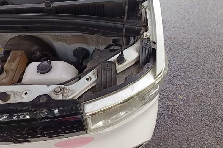 Used Wuling Hongguang MINIEV 2020 Zizai Version Lithium-NMC Engine Bay Left
