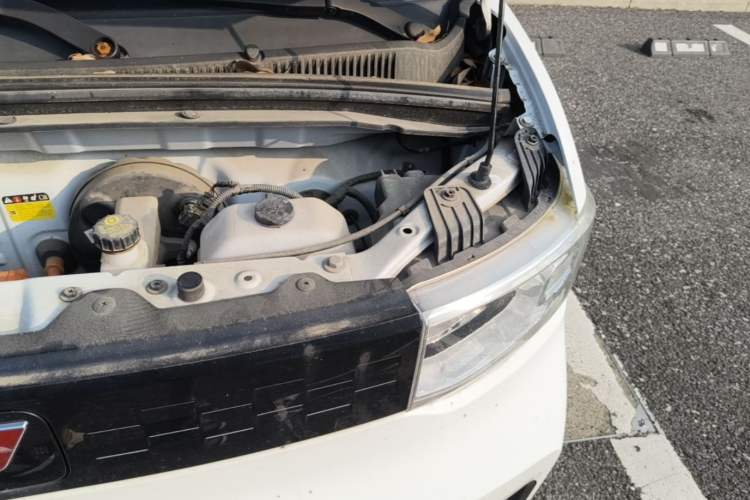 Used Wuling Hongguang MINIEV 2020 Freedom Version Lithium Iron Phosphate Engine Bay Left