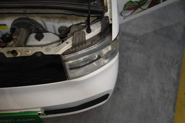 Used Wuling Hongguang MINIEV 2020 Freedom Version Lithium Iron Phosphate Engine Bay Left
