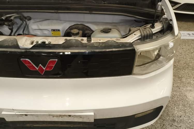 Used Wuling Hongguang MINIEV 2020 Freedom Version Lithium Iron Phosphate Engine Bay Left