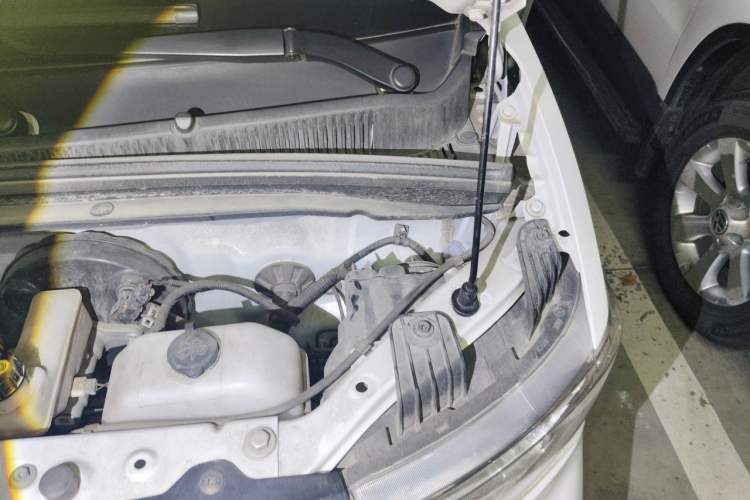 Used Wuling Hongguang MINIEV 2020 Zizai Version Lithium-NMC Engine Bay Left