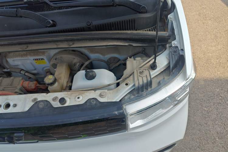 Used Wuling Hongguang MINIEV 2020 Zizai Version Lithium-NMC Engine Bay Left