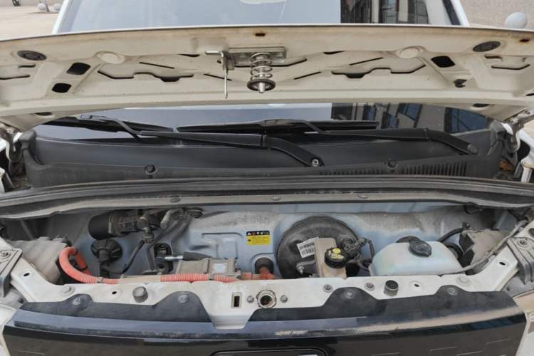 Used Wuling Hongguang MINIEV 2020 Freedom Version Lithium Iron Phosphate Engine Bay
