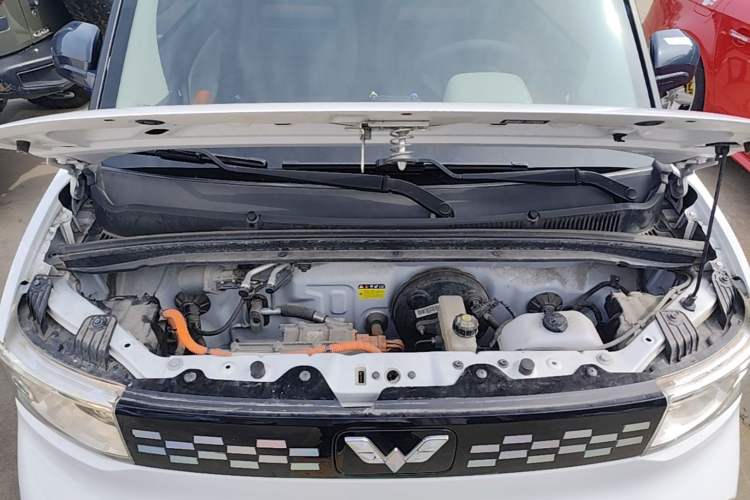 Used Wuling Hongguang MINIEV 2020 Zizai Version Lithium-NMC Engine Bay