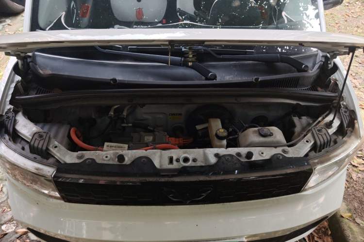 Used Wuling Hongguang MINIEV 2020 Enjoyment Model Lithium Iron Phosphate Engine Bay