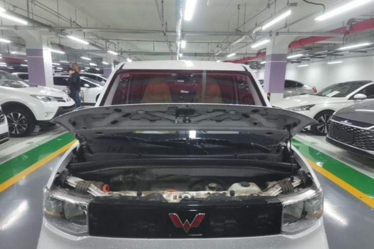 Used Wuling Hongguang MINIEV 2020 Freedom Version Lithium Iron Phosphate Engine Bay