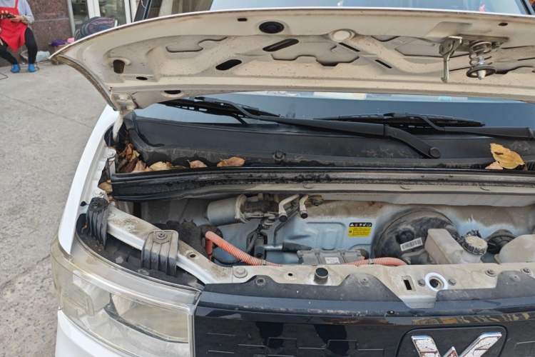 Used Wuling Hongguang MINIEV 2020 Zizai Version Lithium-NMC Engine Bay Right
