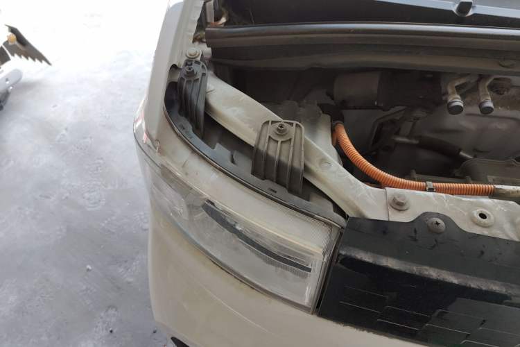 Used Wuling Hongguang MINIEV 2020 Lite Version Lithium Iron Phosphate Engine Bay Right