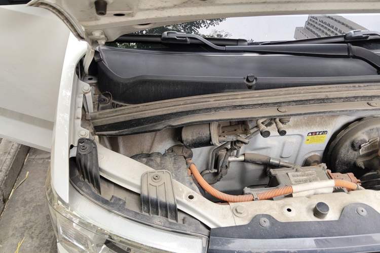 Used Wuling Hongguang MINIEV 2020 Zizai Version Lithium-NMC Engine Bay Right