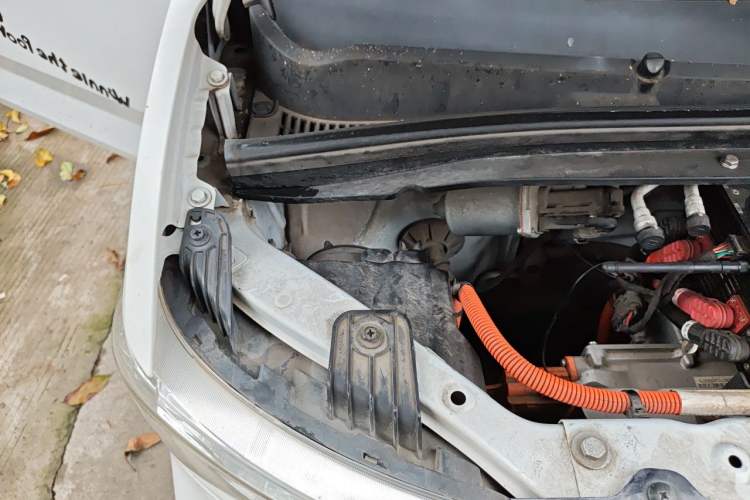 Used Wuling Hongguang MINIEV 2020 Zizai Version Lithium-NMC Engine Bay Right