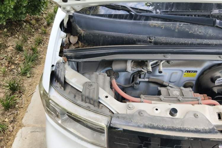 Used Wuling Hongguang MINIEV 2020 Zizai Version Lithium-NMC Engine Bay Right