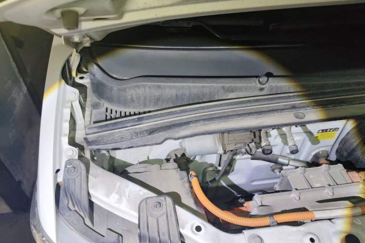 Used Wuling Hongguang MINIEV 2020 Zizai Version Lithium-NMC Engine Bay Right