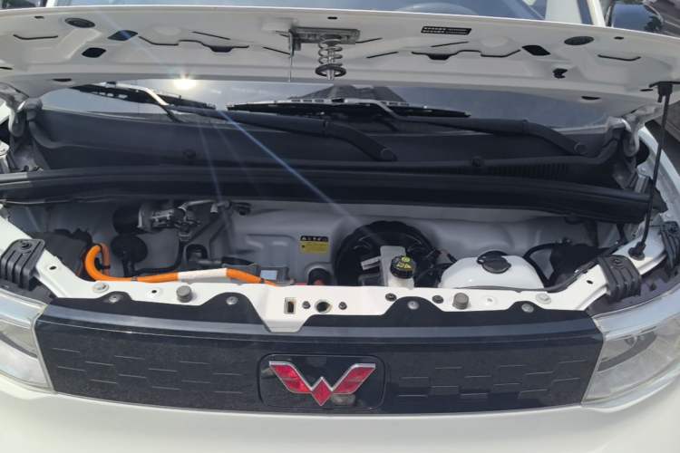 Used Wuling Hongguang MINIEV 2020 Zizai Version Lithium-NMC Engine Bay