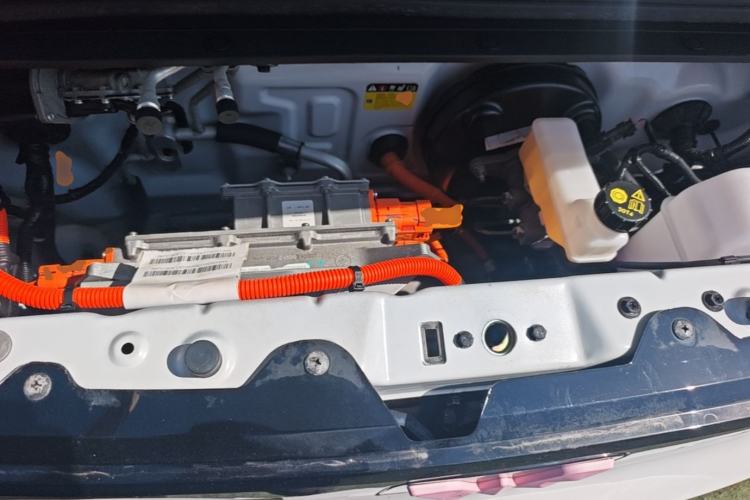 Used Wuling Hongguang MINIEV 2020 Freedom Version Lithium Iron Phosphate Engine Bay